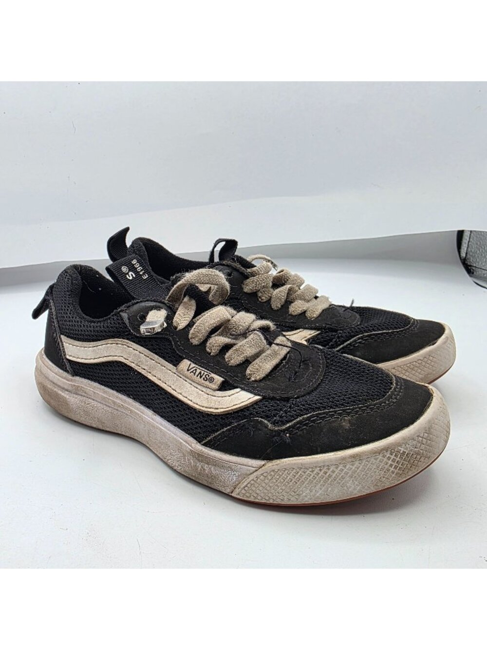 Vans UltraRange Kids Size 13 Black Sneakers Lace Up Skater Shoes Comfortable